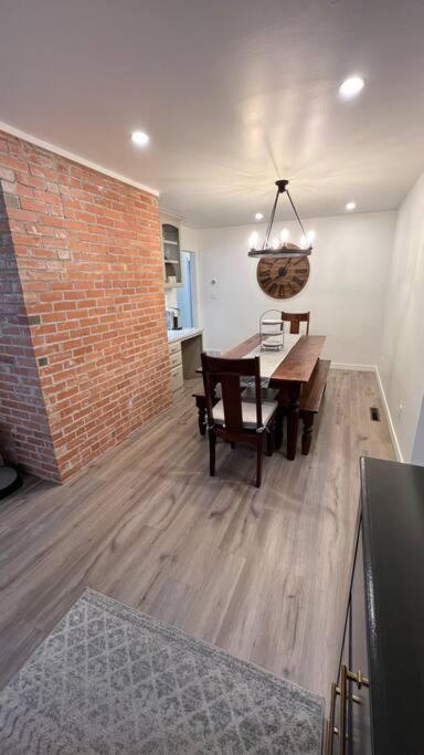 Villa Red Brick Retreat à Blackfoot Extérieur photo